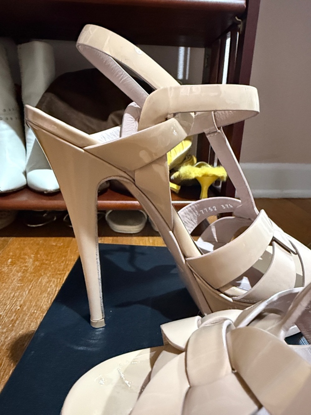 Saint Laurent Nude Patent Leather Platform Sandals - Picture 5 of 5